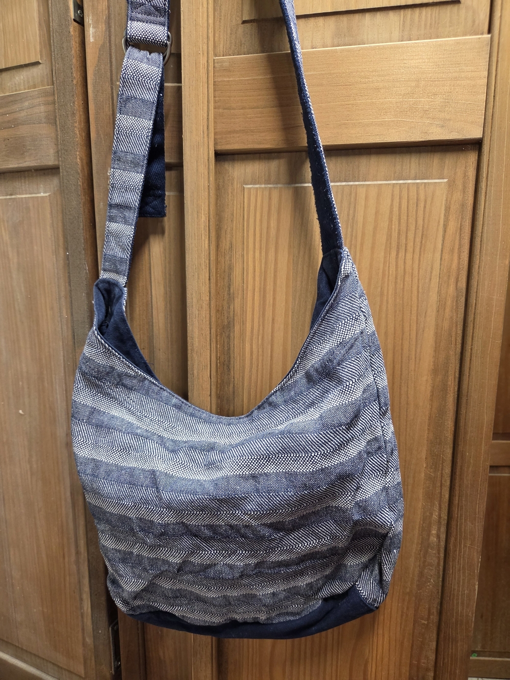 Thirty-One Brand Casual Blue Striped Hobo Bag